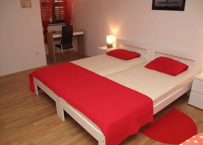 Illy Centre * שיבניק