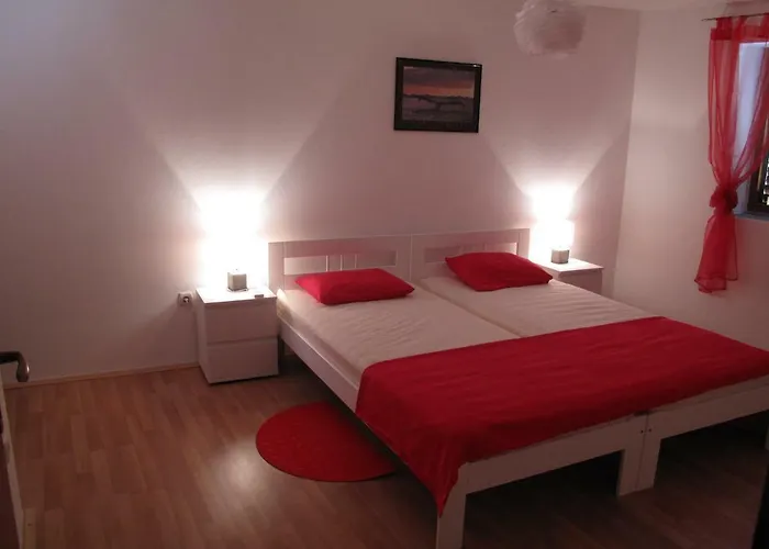 Illy Centre שיבניק