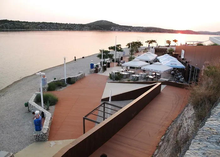 Illy Centre 公寓 *