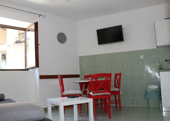 Illy Centre 公寓 *